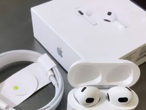 Apple AirPods (3rd Generation)