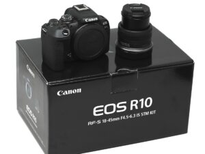 Canon EOS R10 Mirrorless Camera with RF-S 18–45mm Lens