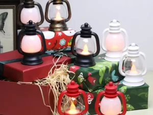 Vintage Retro Kerosene Lamp – Mini Handheld Hanging LED Lantern (1 Pc)