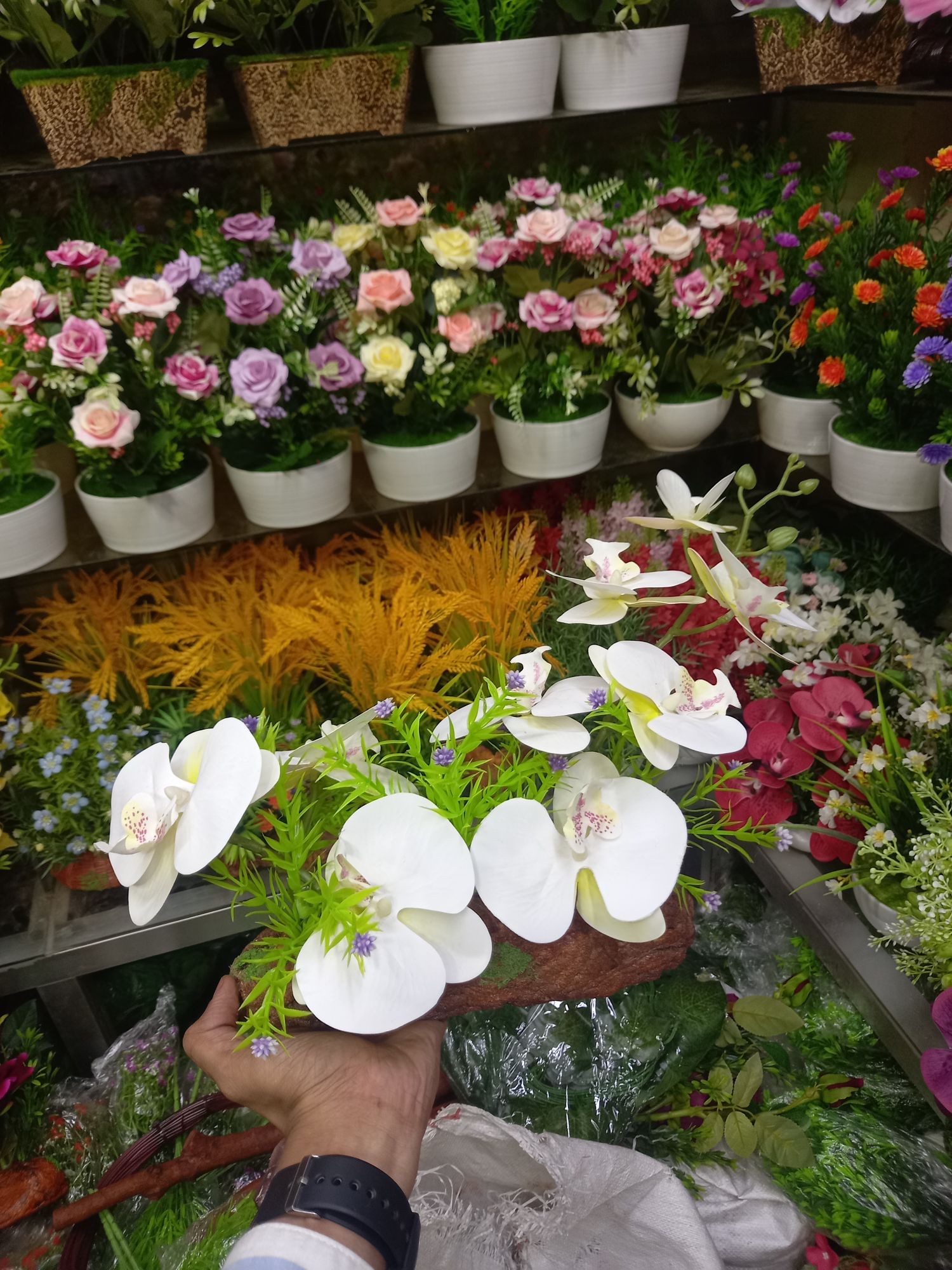 0758866_atrificial-flower-in-unique-orchid-with-top-for-room-decoration