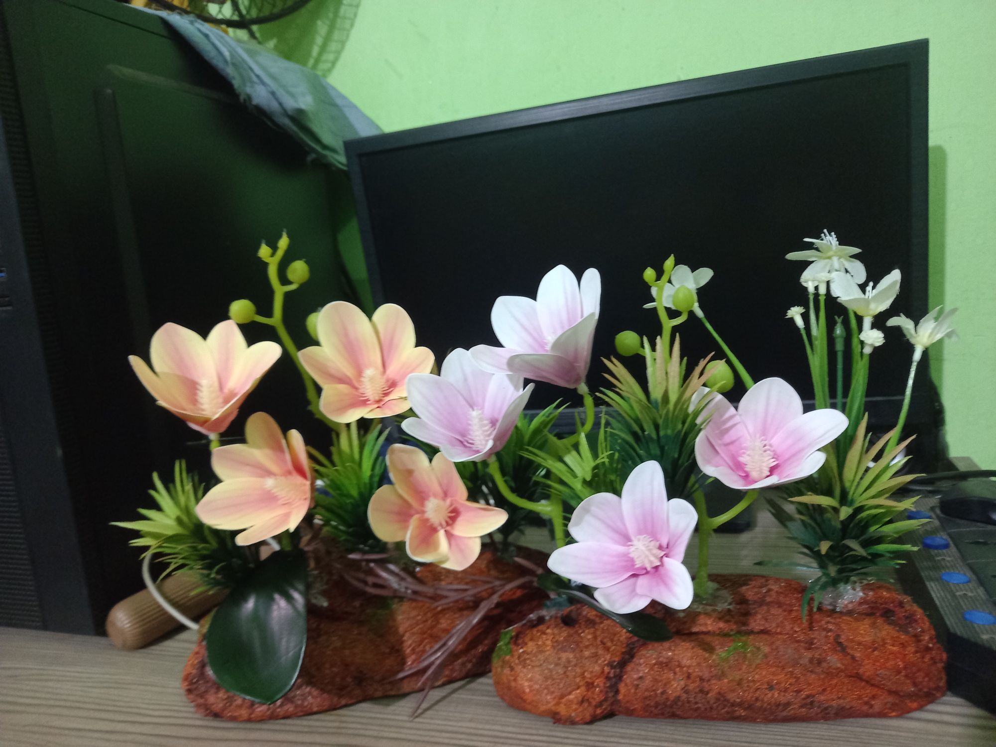 0759323_atrificial-flower-in-unique-orchid-with-top