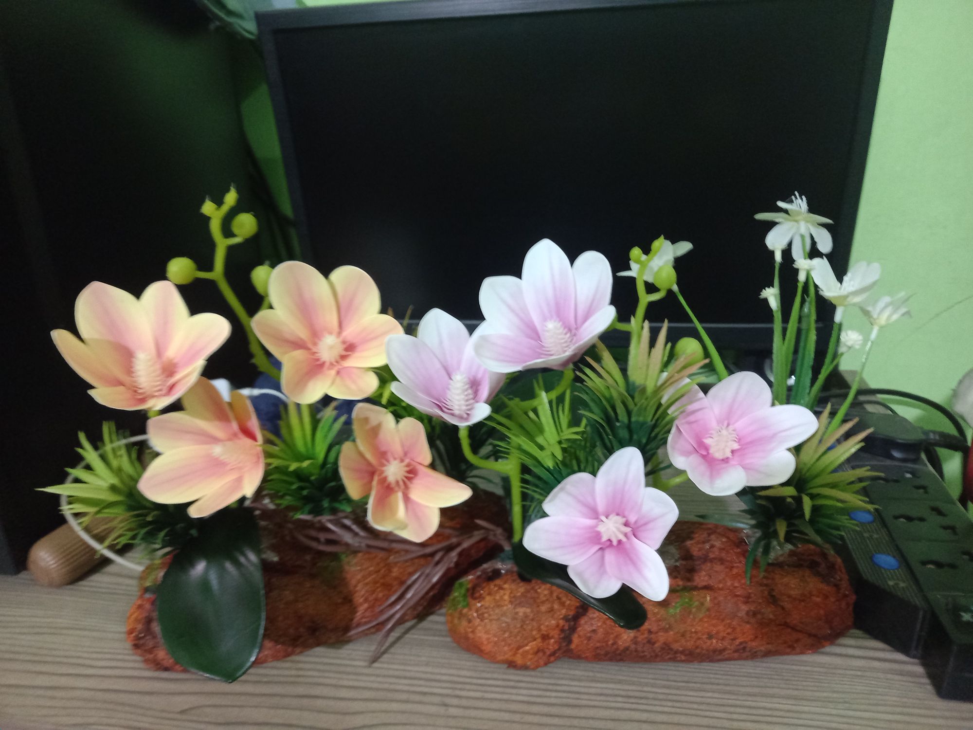 0759324_atrificial-flower-in-unique-orchid-with-top