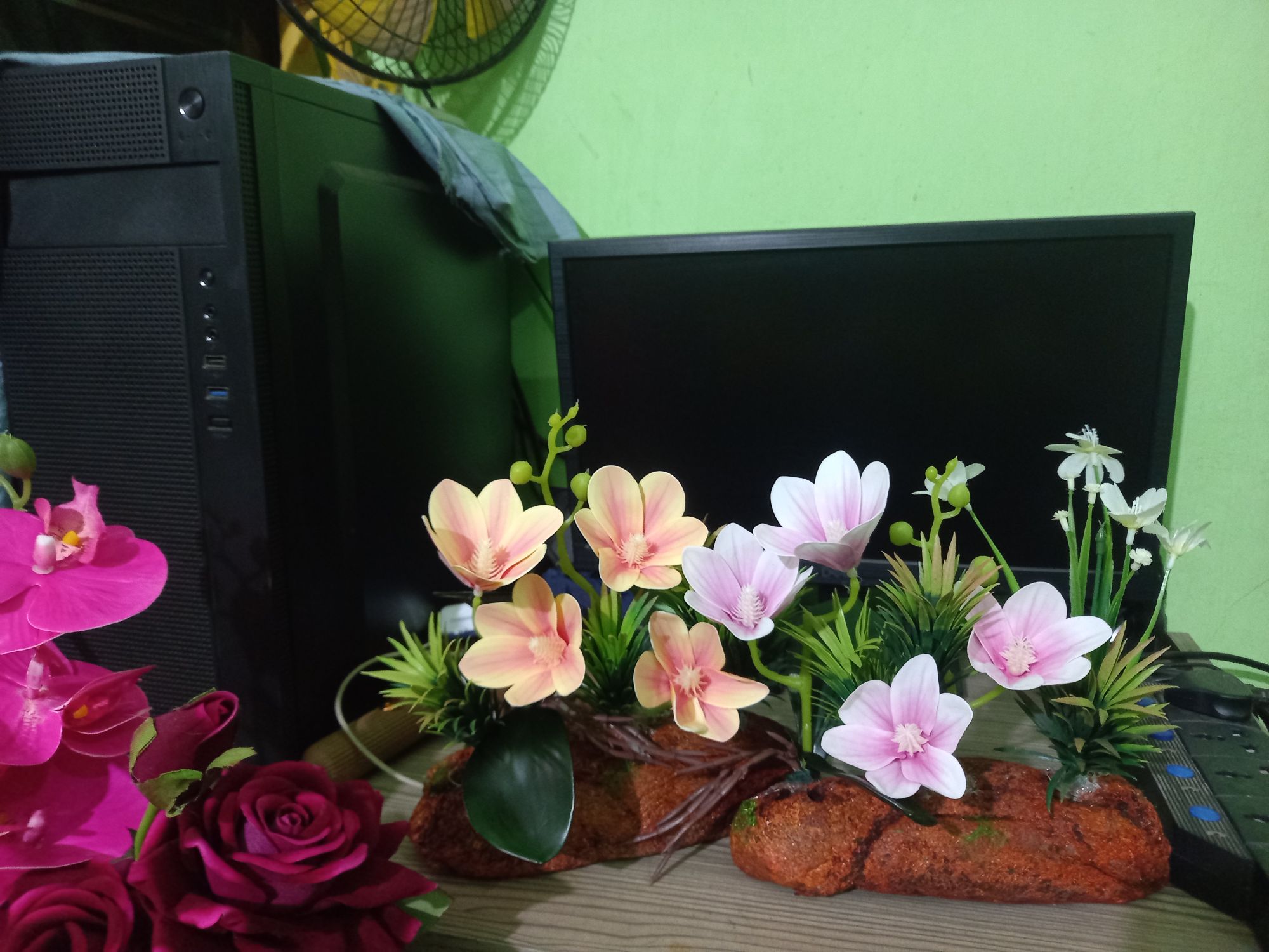 0759326_atrificial-flower-in-unique-orchid-with-top