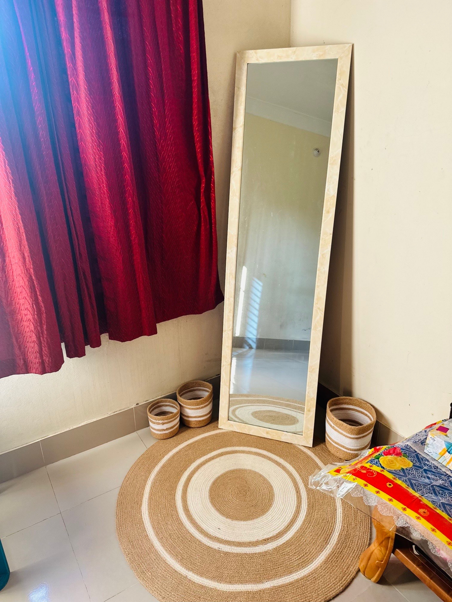 0770788_beige-colour-jute-floor-area-matrugs-3-feet