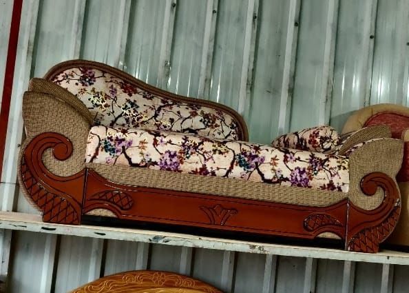 0827121_divin-sofas-for-home-and-office-use