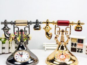 Retro Style Telephone Model Alarm Clock – Vintage Decorative Timepiece