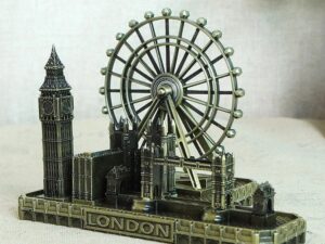 London Decorative Model – English Metal Statue for Living Room | Antique Home Ornament | Party and Desktop Decoration Gift