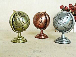 Retro 3D Globe Decoration – Terrestrial Globe, World Map Alloy Globe, Modern Home Decor, Geography Education & Office Desk Accessories (12 cm / 5 inch)