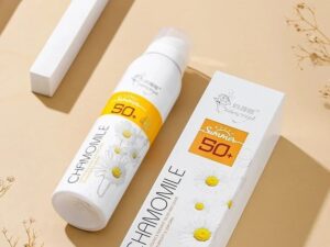🌼 Chamomile Essence Soothing, Moisturizing, Isolating And Protecting Sunscreen Spray SPF 50