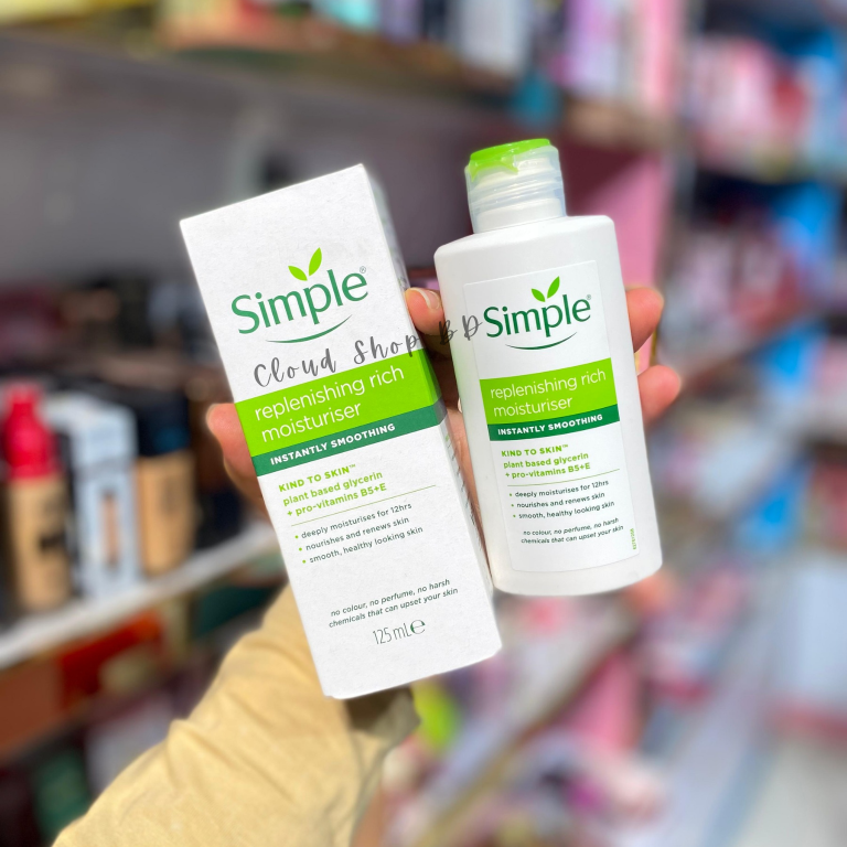 Simple-Kind-to-Skin-Replenishing-Rich-Moisturiser2-768x768