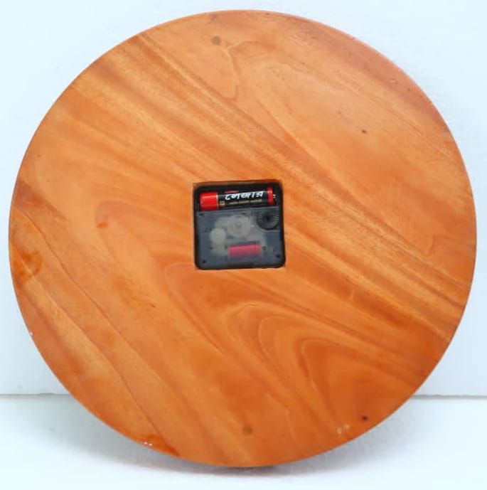 0914039_wooden-wall-clock