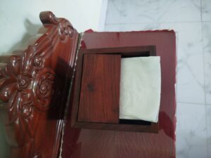 Wooden Napkin Tissue Holder (8"×8"×5") – Elegant Tabletop Tissue Dispenser for Home & Café