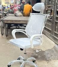 Furniture Plus Executive Office Chair (FP‑M‑27‑SS, White Body V‑Mesh with Headrest)