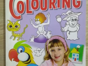 365 Smart Colouring Book