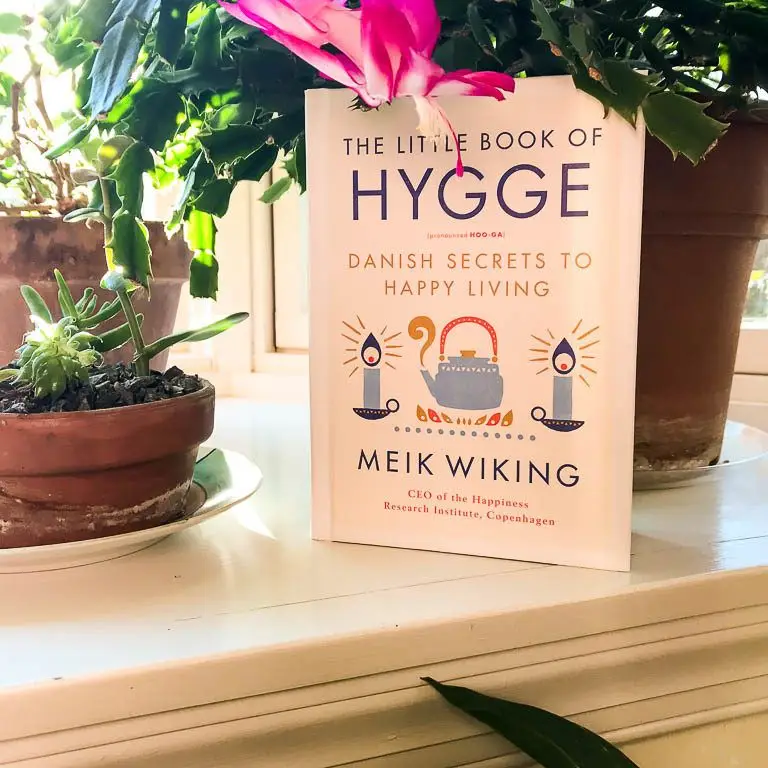 1114857_the-little-book-of-hygge-danish-secrets-to-happy-living-by-meik-wiking